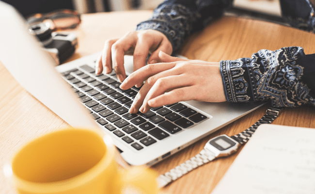 Poca o Nula Presencia Online