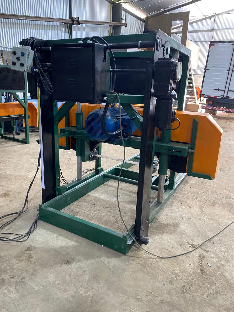 Miniatura: Serraria modelo 04