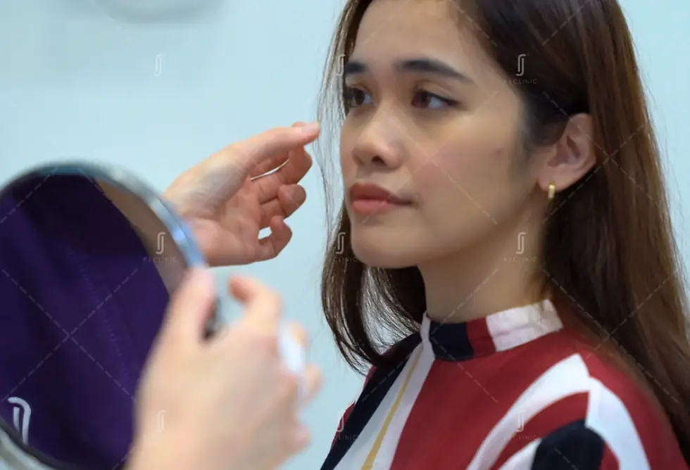 Under eye consultation at RJ Clinic Kuala Lumpur for dark eye circle treatment