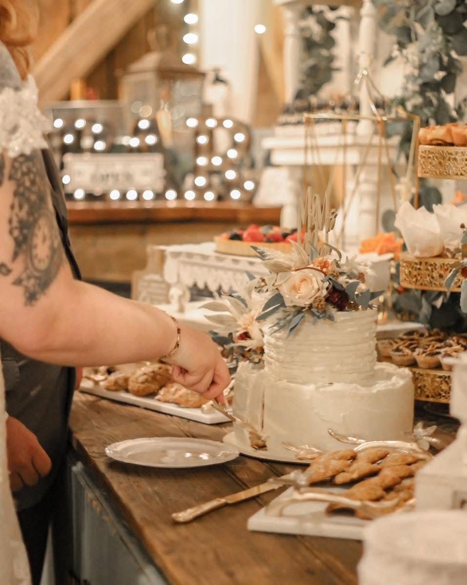 Cake Cutting at Montagu Meadows, a wedding venue in Westminster, Maryland