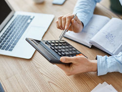 ¿Cómo utilizar la calculadora del CFA?