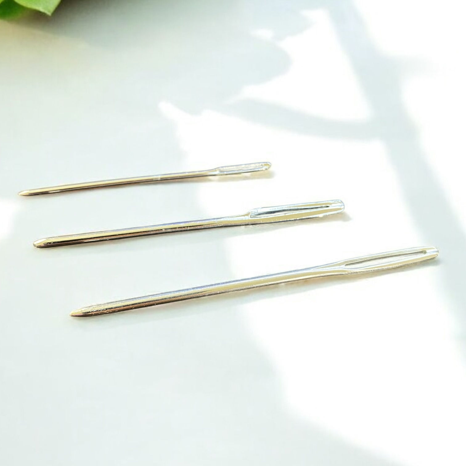 Lot de 3 aiguilles en métal