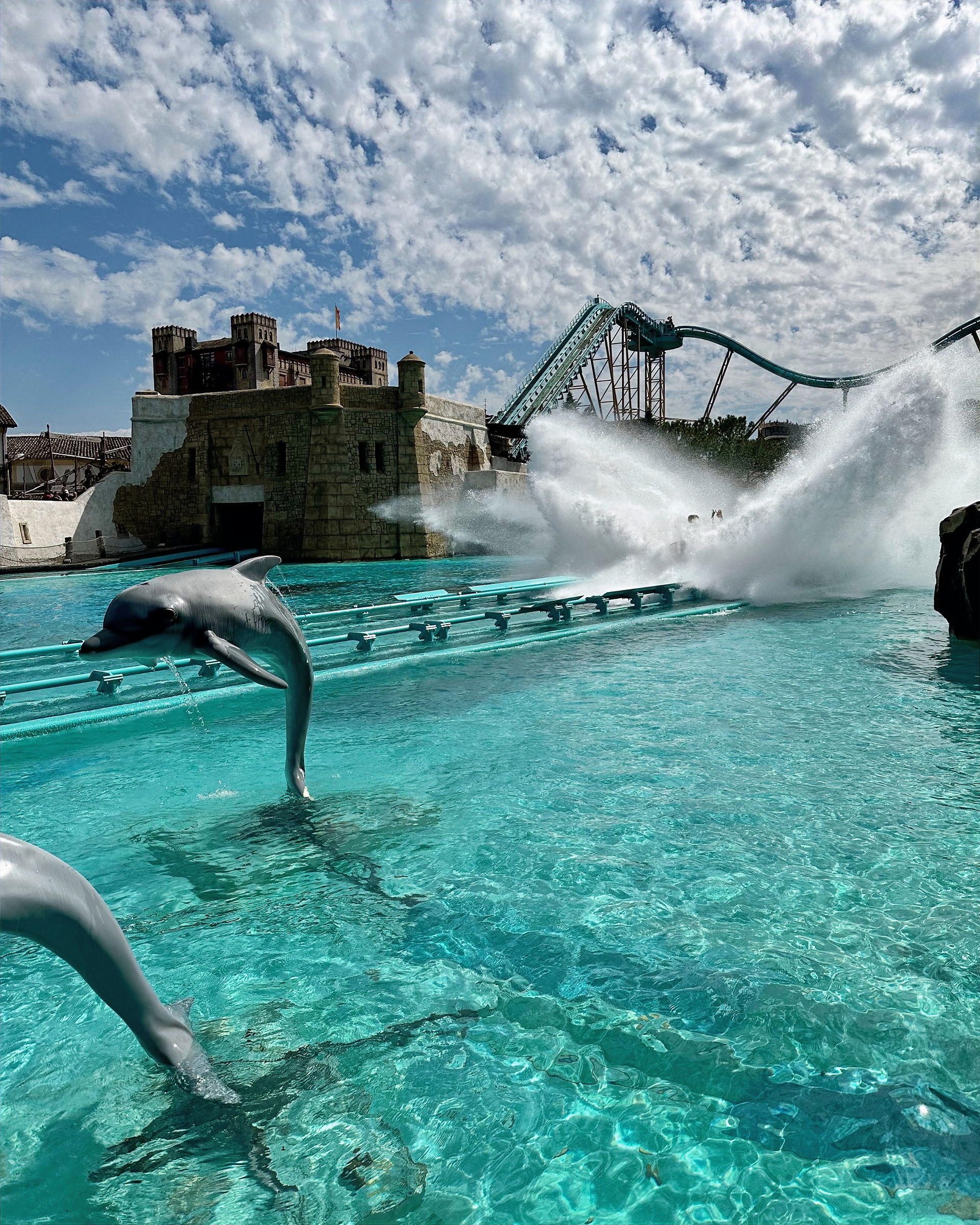 Europapark Rust mit Achterbahnen und Wildwasserbahnen als Attraktionen perfekt für einen Tagesausflug für die ganze Familie
