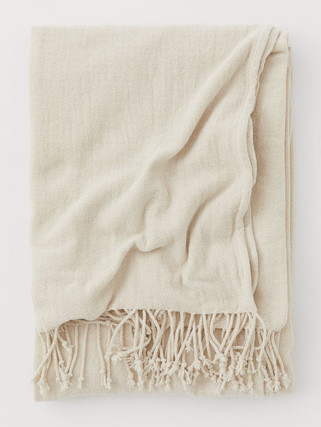 Creme Fransendecke Winterdeko Weihnachtsdeko von H&M Home Annika Shurafa