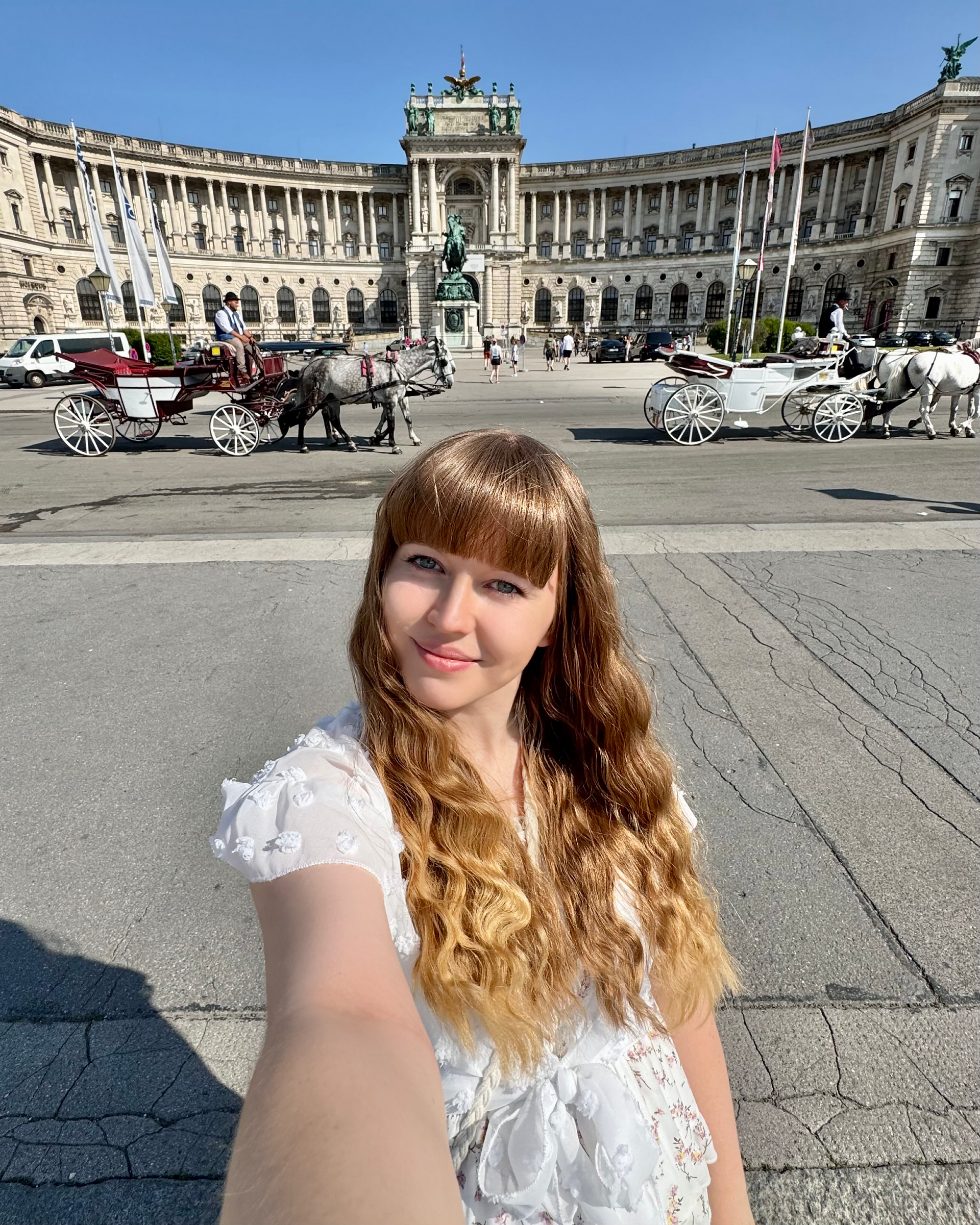 Hofburg Wien, ehemalige Kaiserresidenz mit historischen Innenhöfen in der Innenstadt, Must See im Wien Reiseführer Travel Guide Vienna