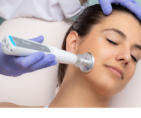 Traitement Plasma Lift froid sur le visage pour raffermir et rajeunir la peau sans chirurgie