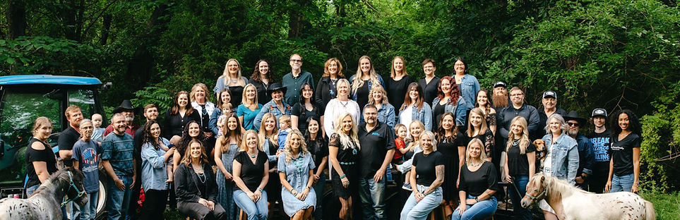 CountryCrossroadsCounseling+Team-004_edited.jpg