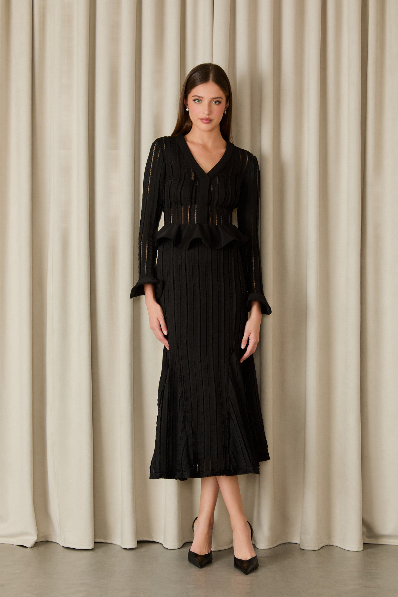 Vestido midi em tricot malha Gabriela peplum preto Fabulous Agilita