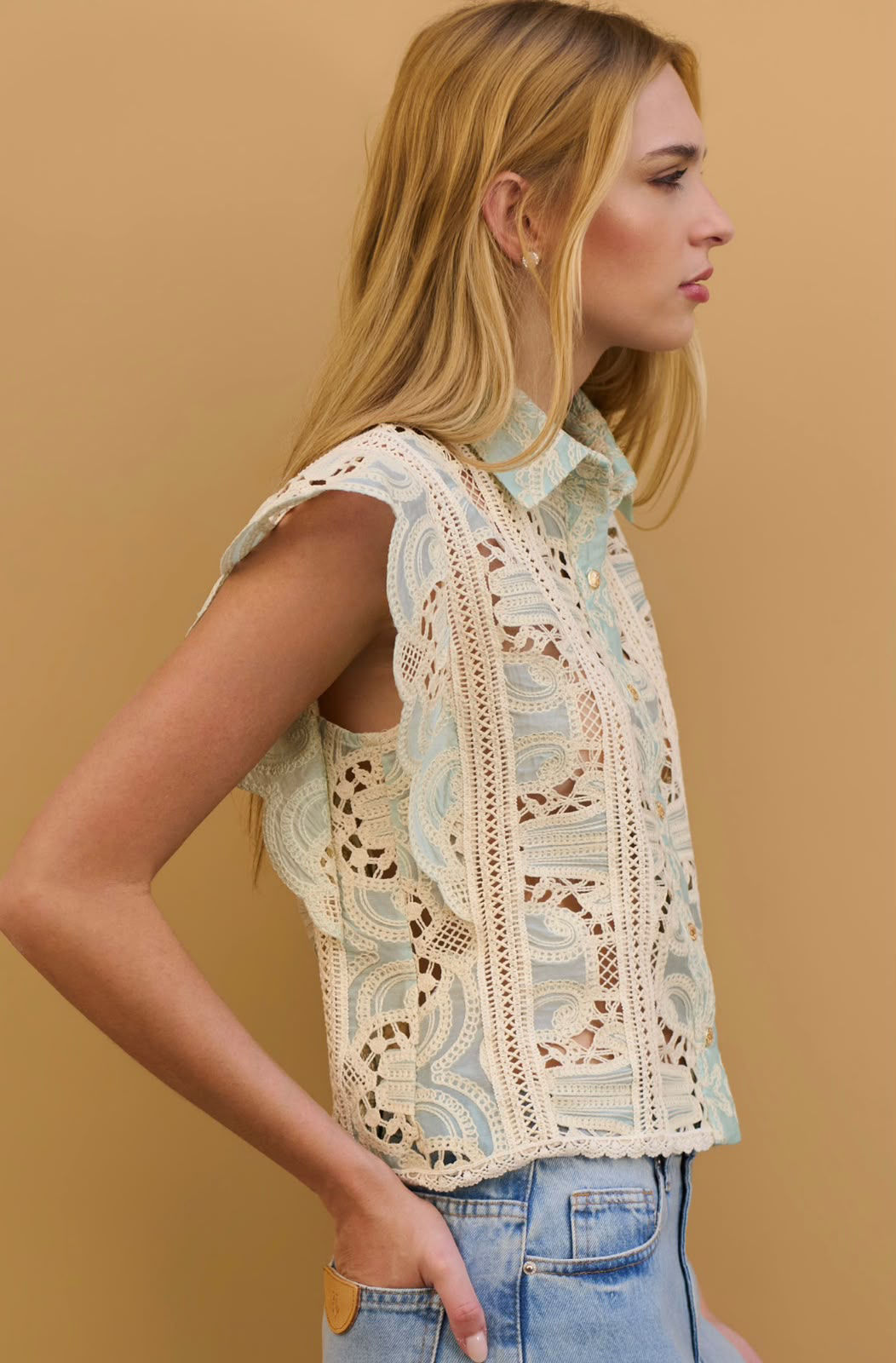 Blusa camisa regata em richilieu cordonê Brisa azul LN Brand