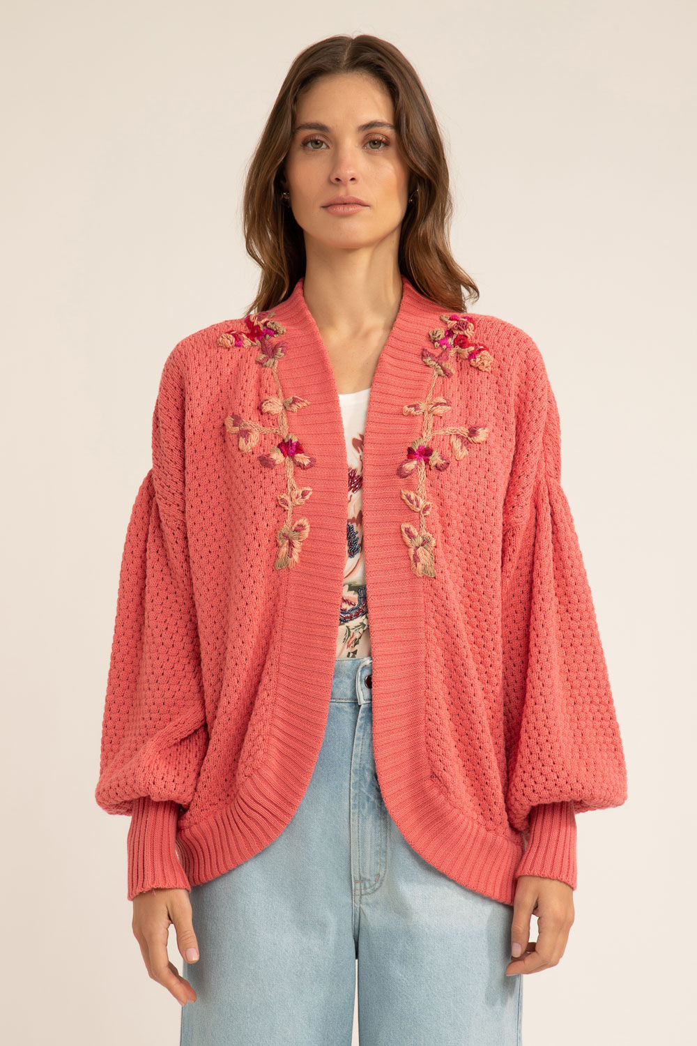 Cardigan aberto bordado rosa PatBo