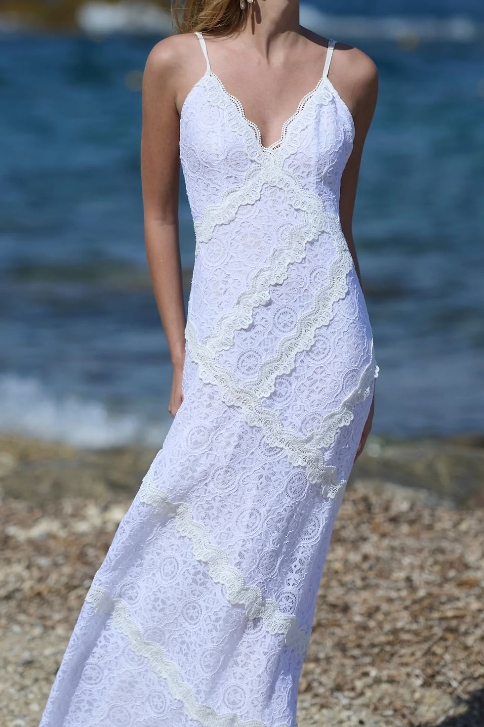 Thumbnail: Vestido longo em rendas Afrodite off white LN Brand