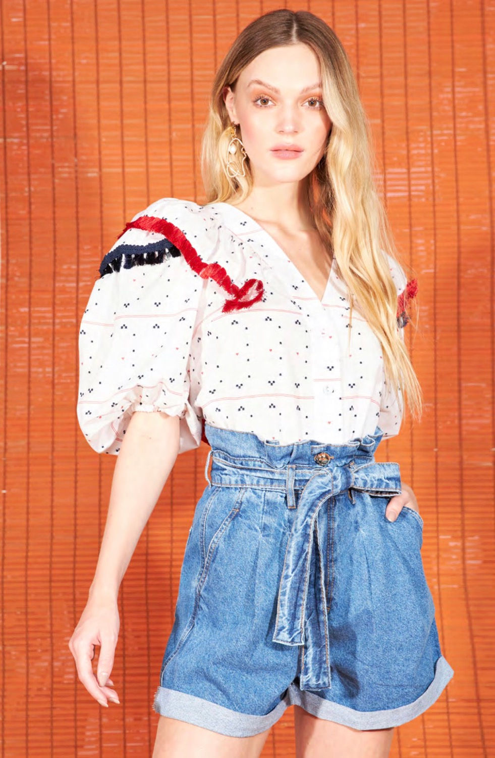 Blusa bordada detalhe passamanaria Skazi Sclub 