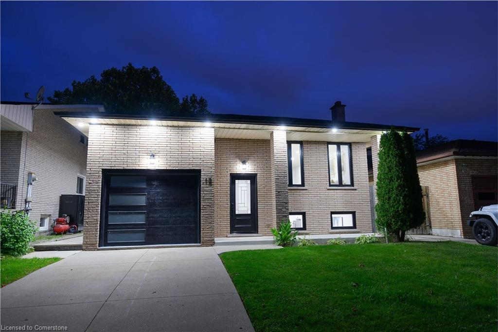 12 SOLOMON Crescent, Hamilton, sold by Vali Mikho