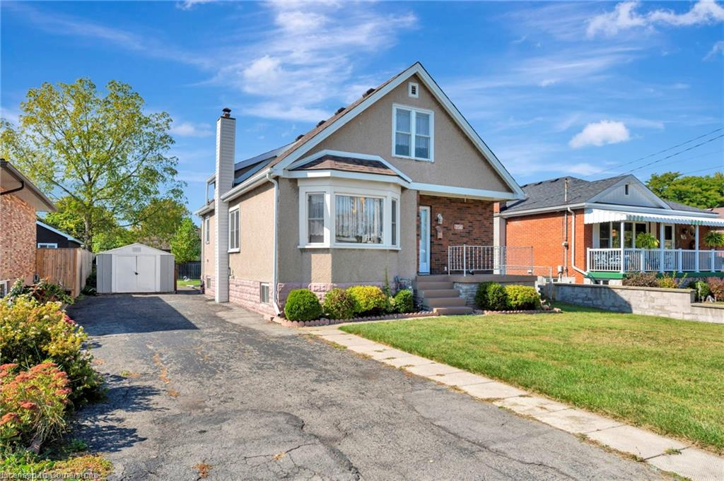 754 UPPER WELLINGTON, Hamilton, sold by Vali Mikho