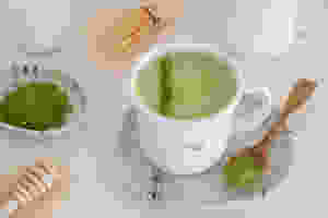 coconut matcha latte