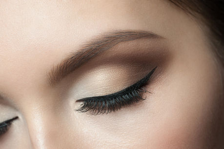 Amp up the glamour of your eyes.