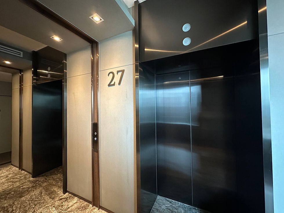 Miniature : Penthouse 185 Rajadamri 388 Sq.m.Luxury Penthouse Condo for Sale