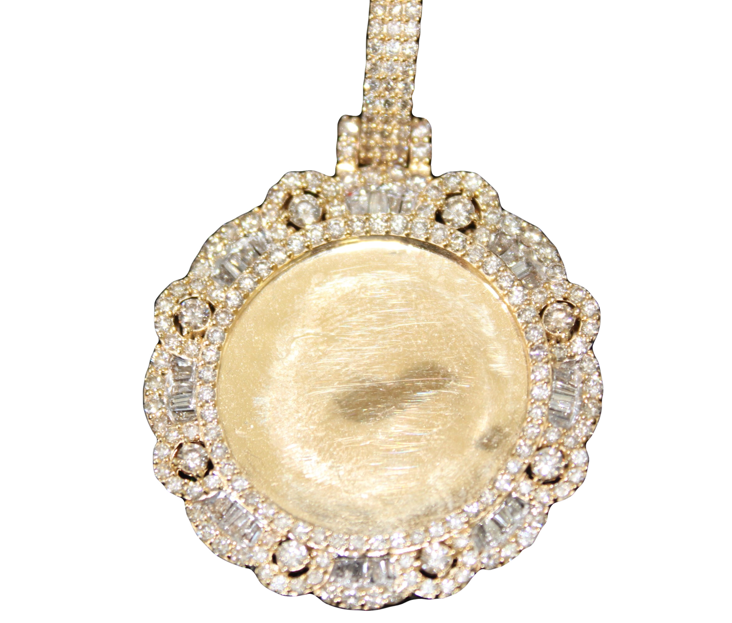 14k yellow gold diamond medallion