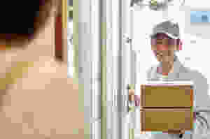 配達