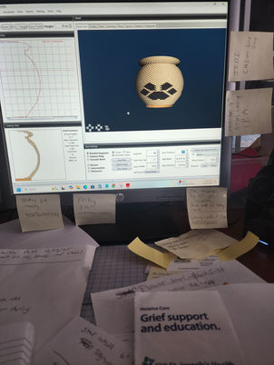 3D pottery design software showing a decorated clay jar