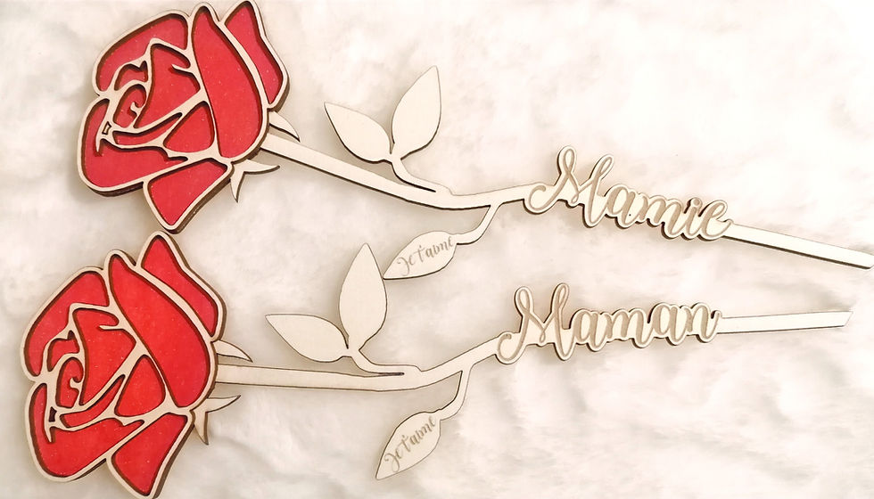 الصورة المصغرة: Rose éternelle en bois a offrir et personnalisable