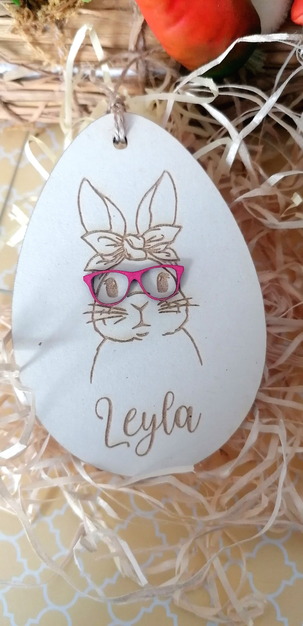 Thumbnail: Décoration lapin de pâques personnalisée - Etiquettes panier - Oeufs de pâques