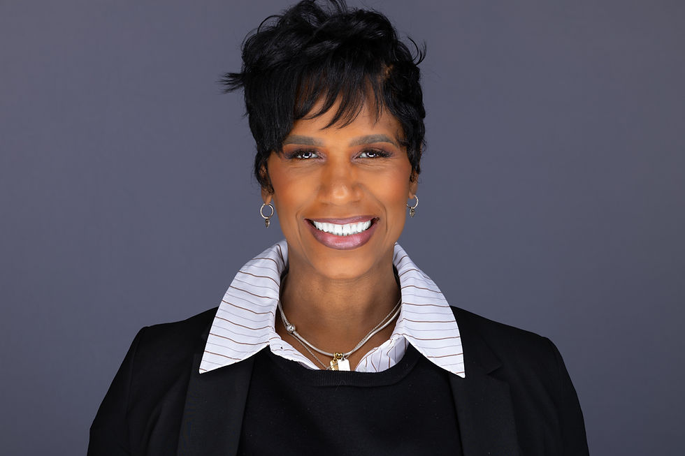 Portrait photo of Leslie for Medicare and health insurance hero section