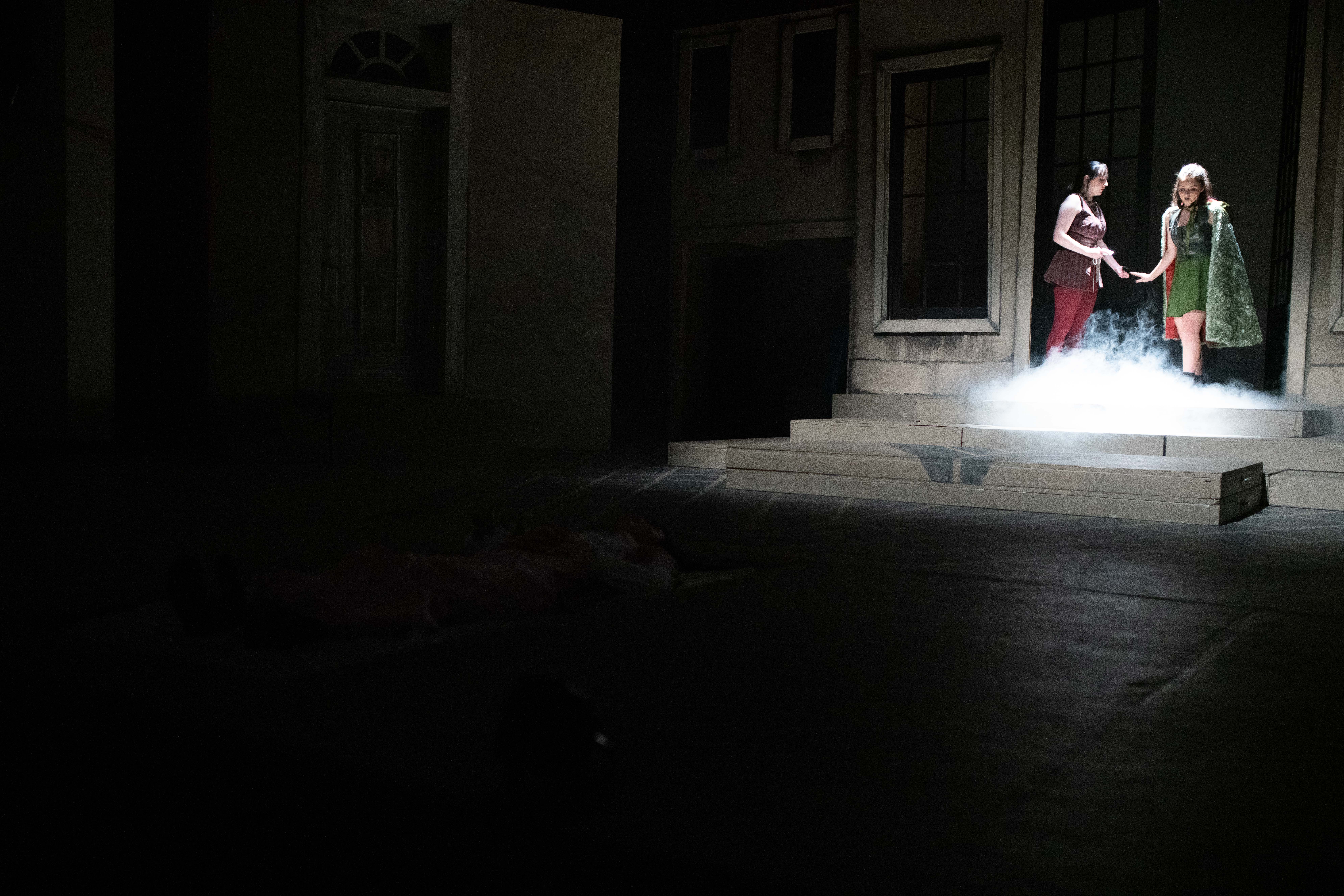 B_ROMEOJULIET-466