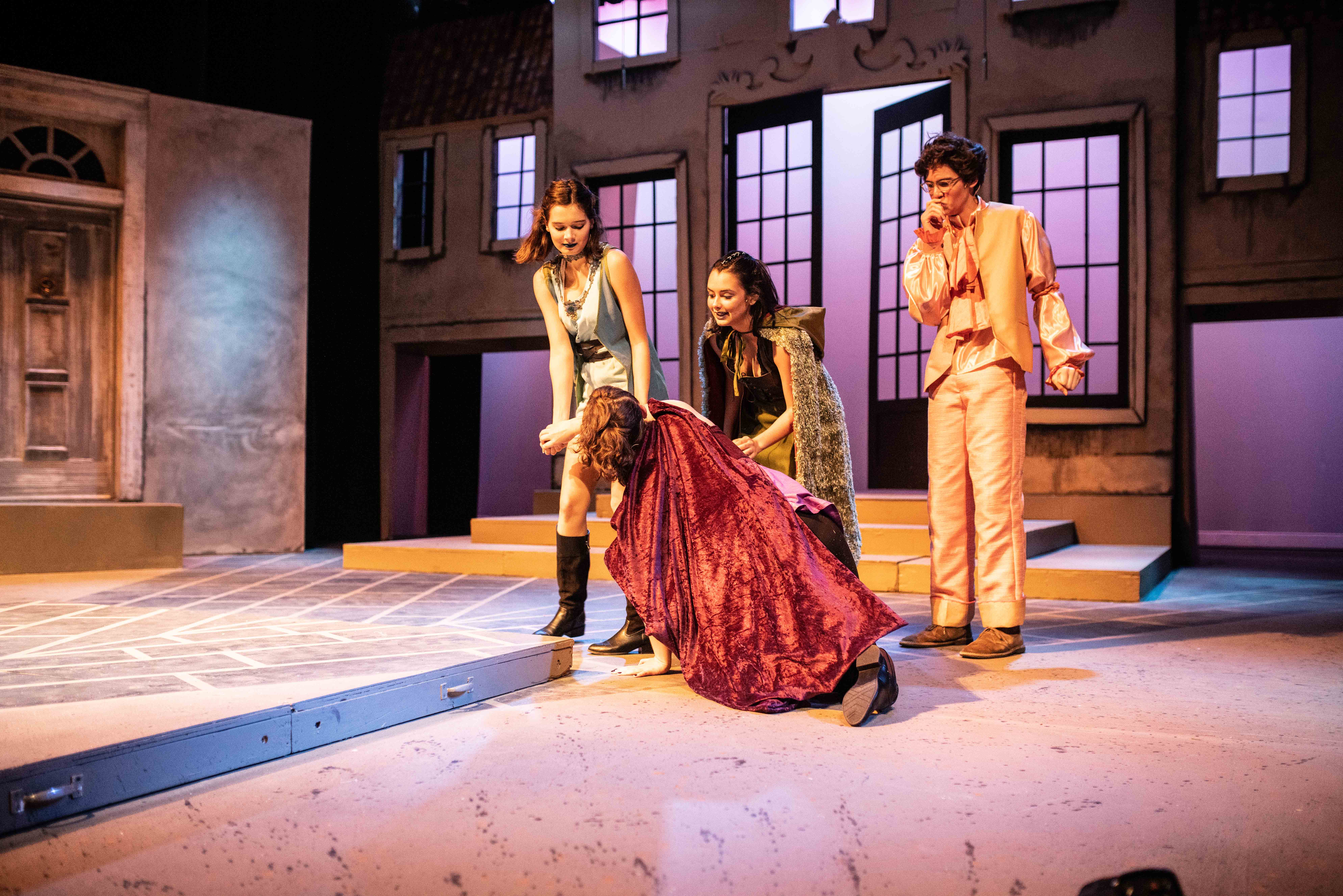 B_ROMEOJULIET-191