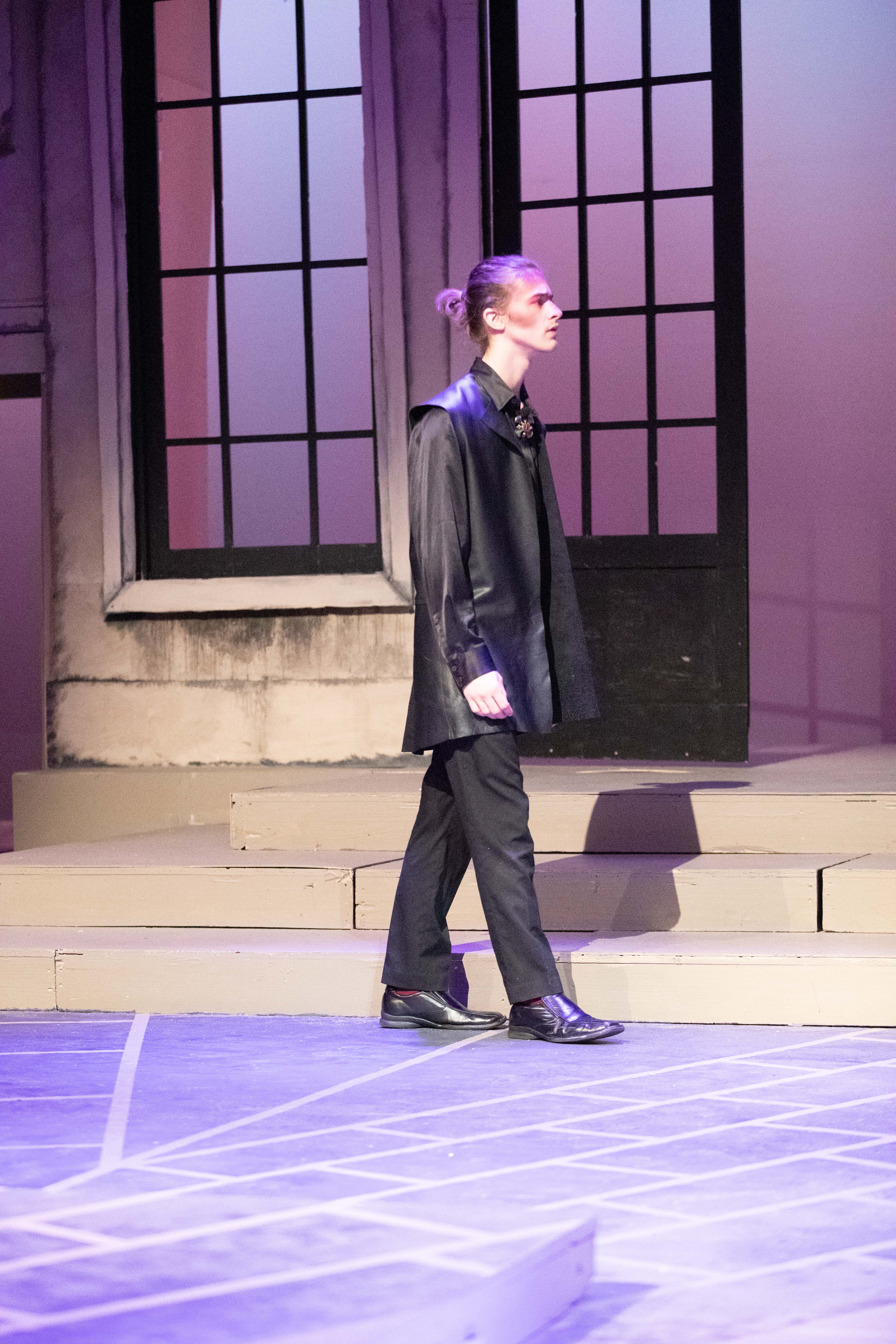 A_ROMEOJULIET-107