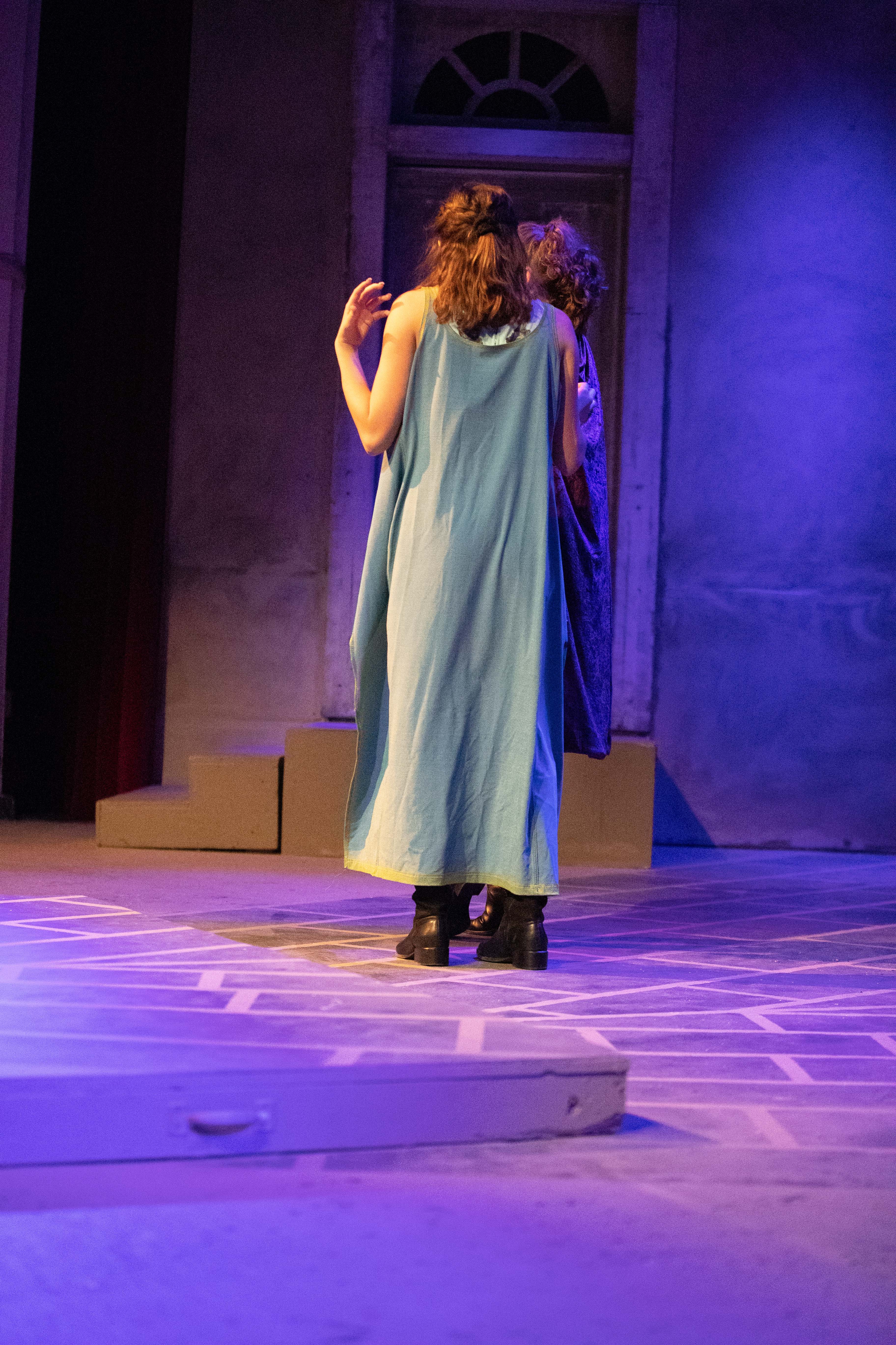 A_ROMEOJULIET-283
