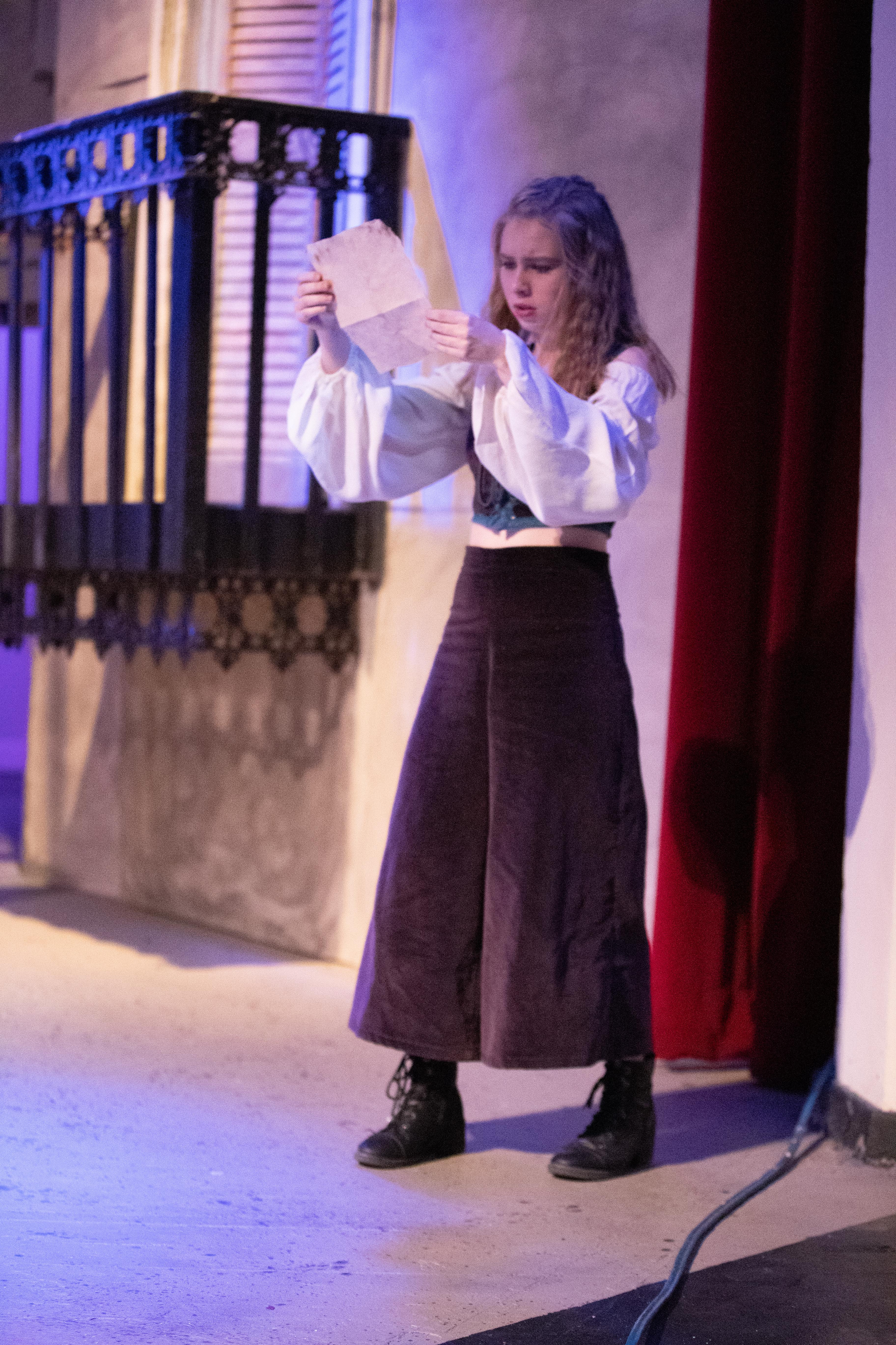 A_ROMEOJULIET-74