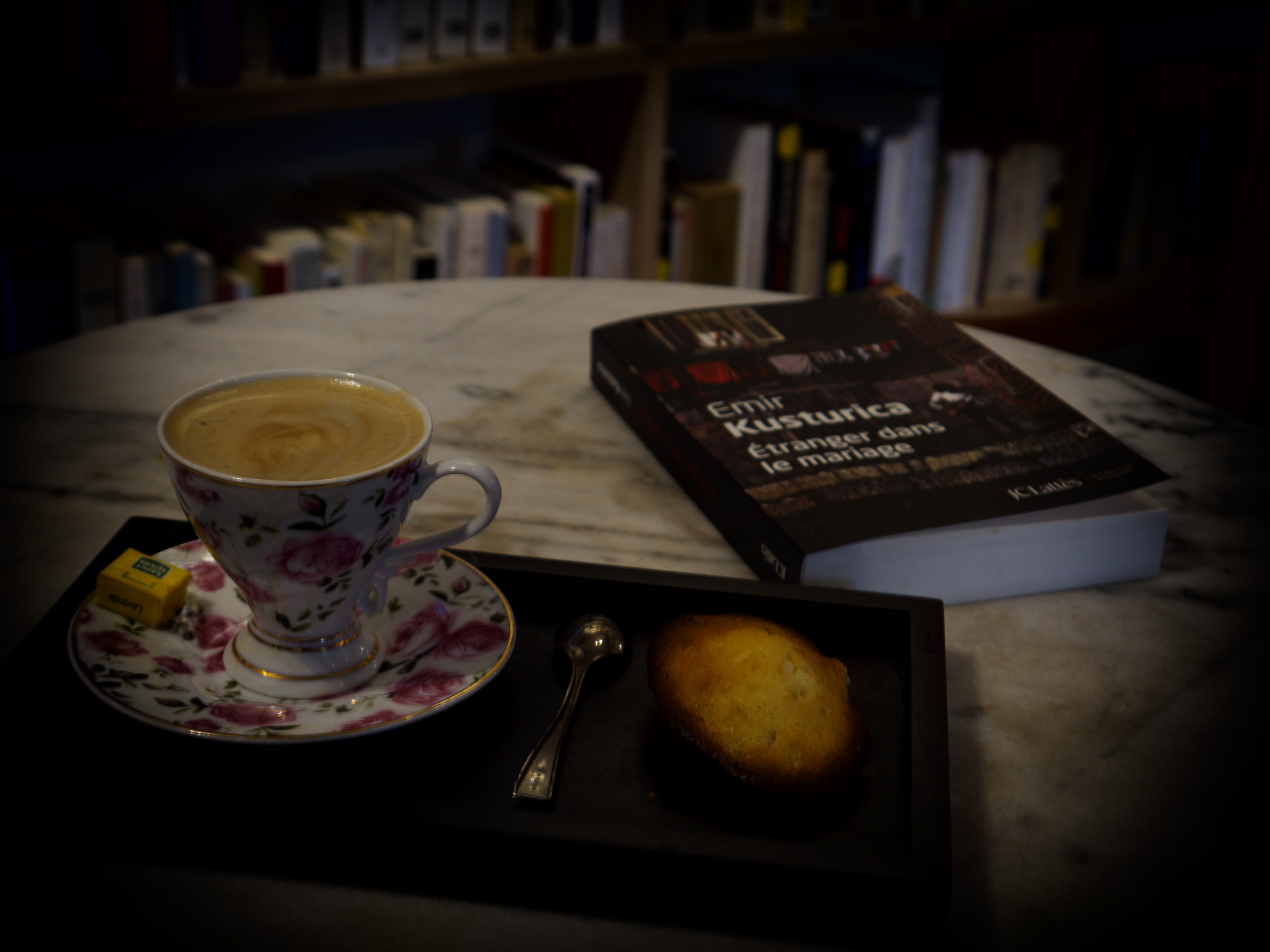 Un café madeleine