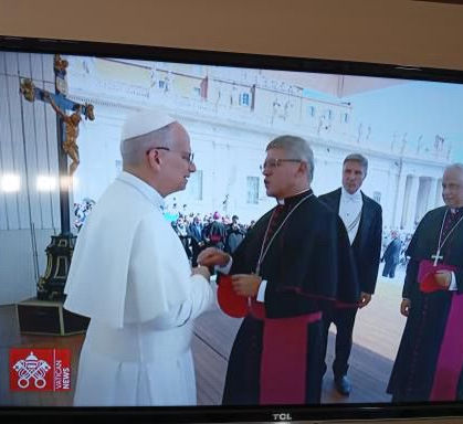 Dom Antônio encontra-se com o papa em Roma