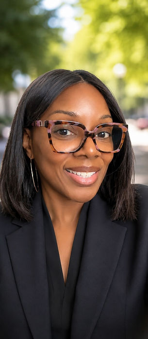 Colleen Edwards_Headshot.jpg