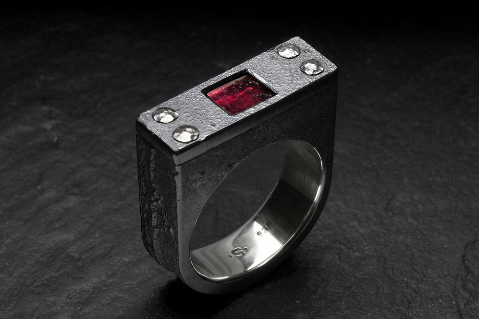 Miniaturbild: Herrenring, Industrial Design mit Granat
