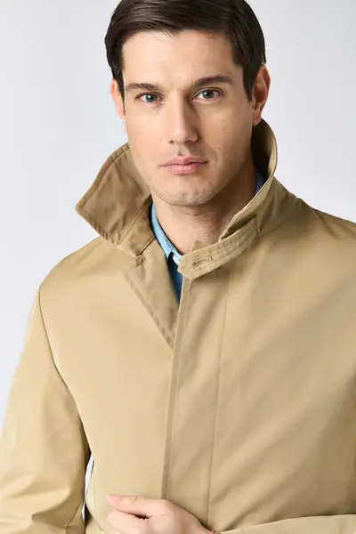 Thumbnail: Trench L'impermeabile