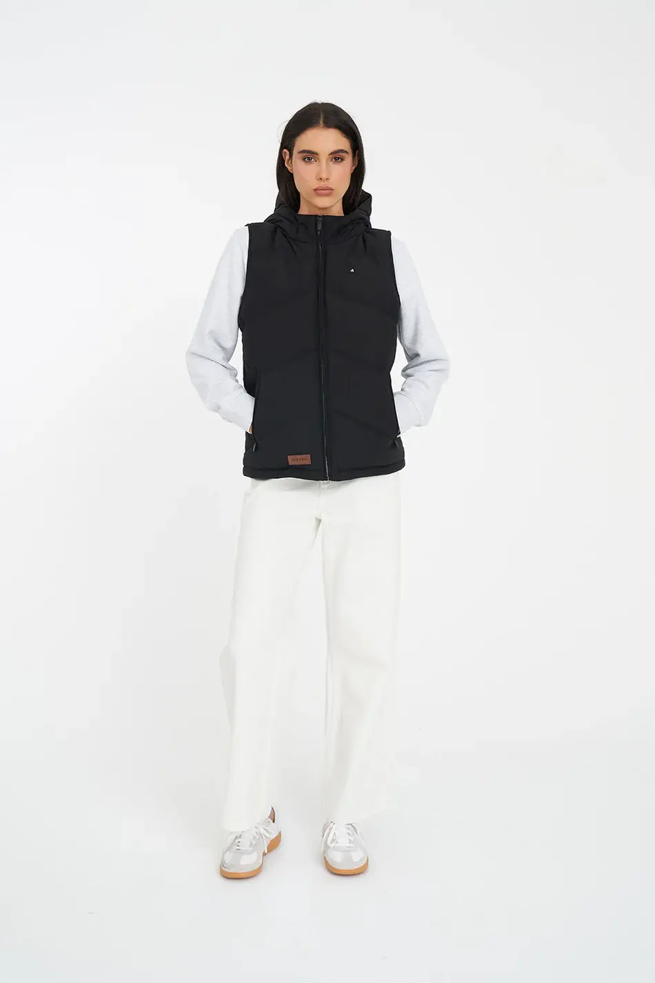 Thumbnail: WOMENS CLASSIC DOWN VEST BLACK