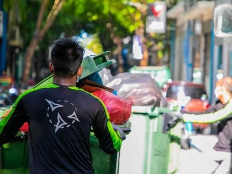 ވެމްކޯގެ މުވައްޒަފަކު ގެއެއްގެ ސިޑި މައްޗަށް ކުޑަކަމުދާ ވީޑިއޯއެއް ޢާންމުވެއްޖެ