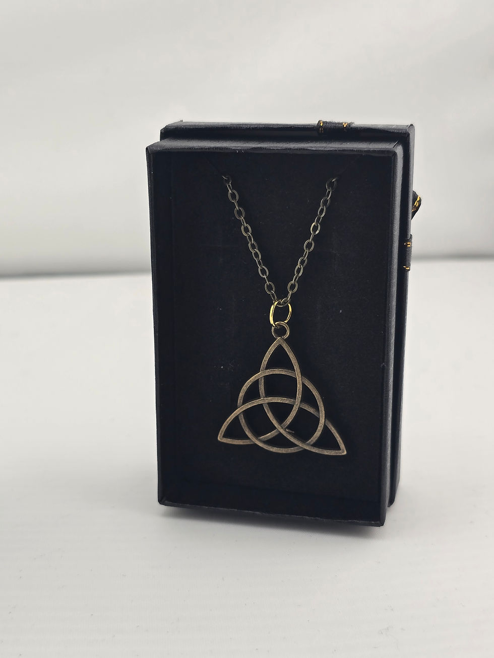 Thumbnail: Celtic Triquetra Necklace