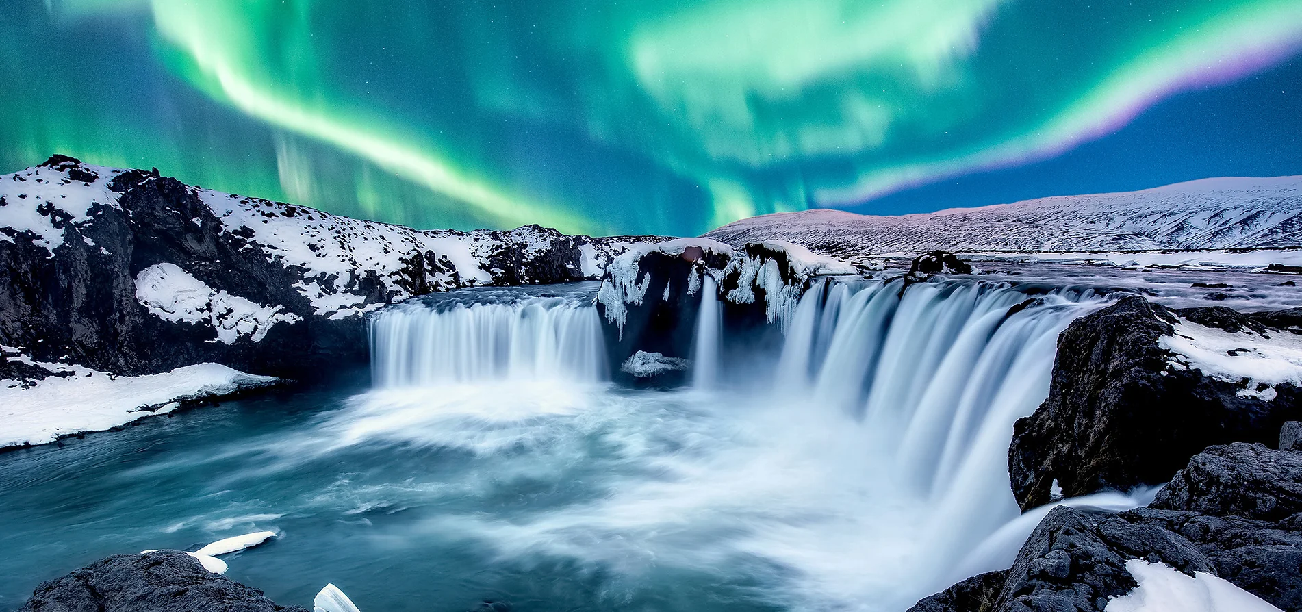 best-time-to-see-northern-lights-in-iceland.webp