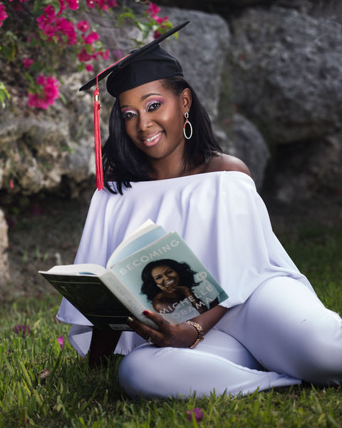 shaethephotographer_ShonnieGradPhotos_HiRes-8.jpg