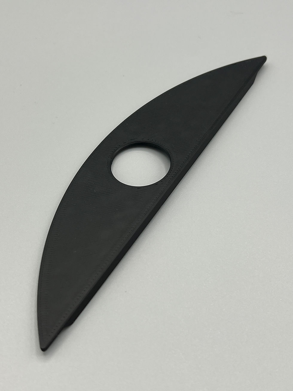 3D-gedrucktes Oldtimer-Ersatzteil in Nahaufnahme