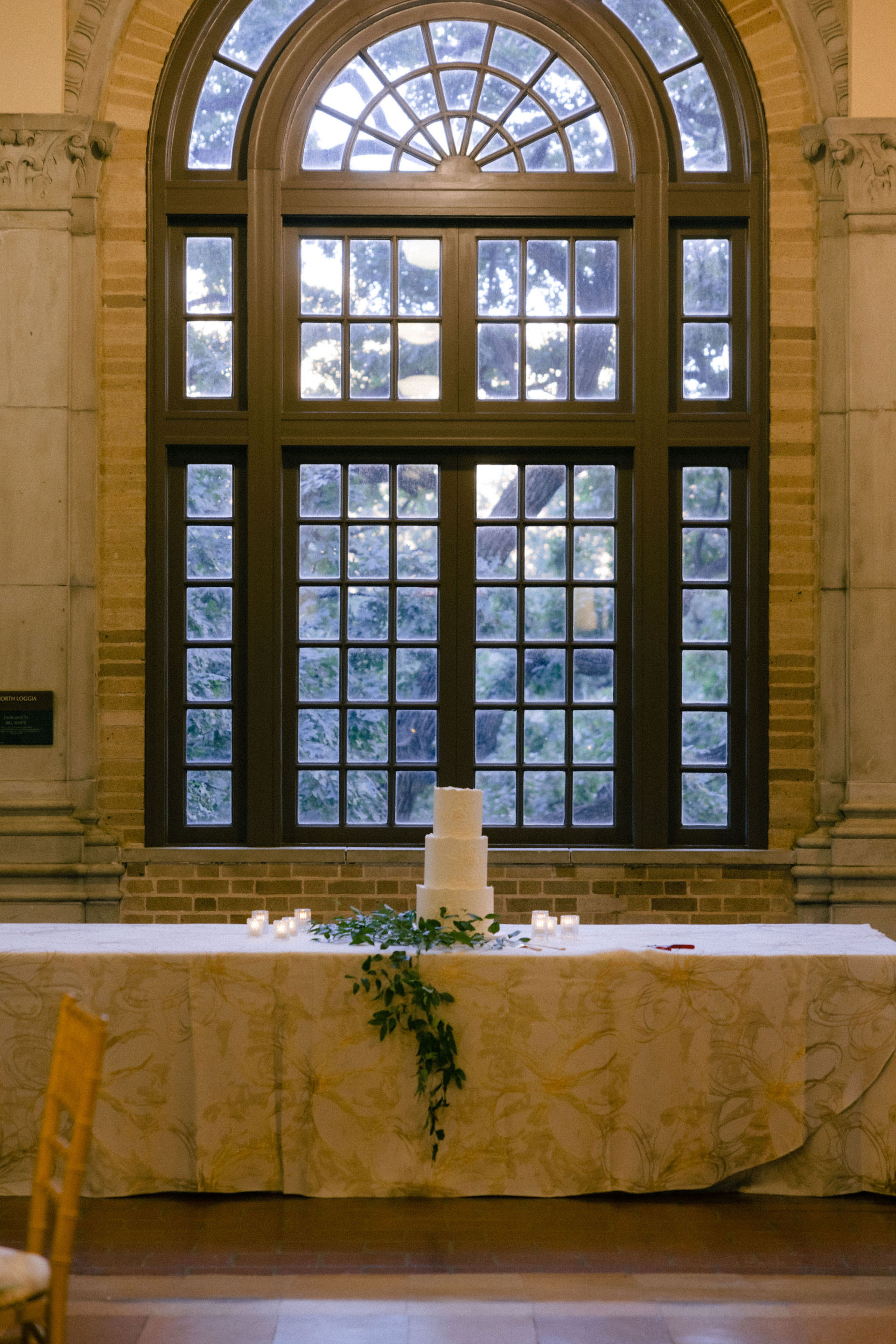 wedding cake display