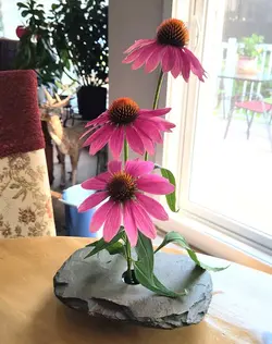 Vase floral zen IKBANA, en ardoise de Prévost, art japonais, fait main au Québec / IKBANA zen floral