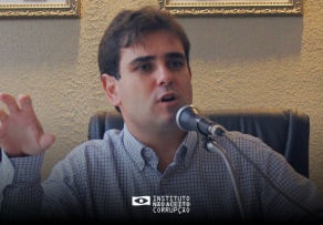 Desinformação e a corrupção da democracia