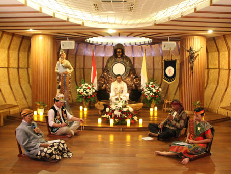 Ibadat Rosario Merah Putih