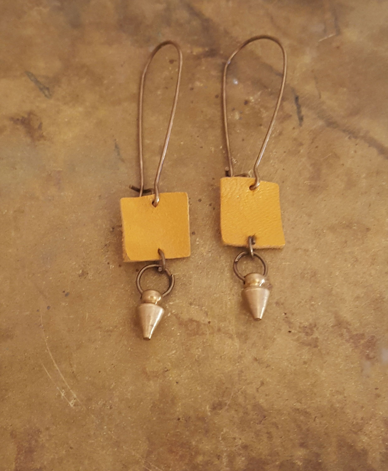 Boucles d'oreilles en cuir Fortmontera