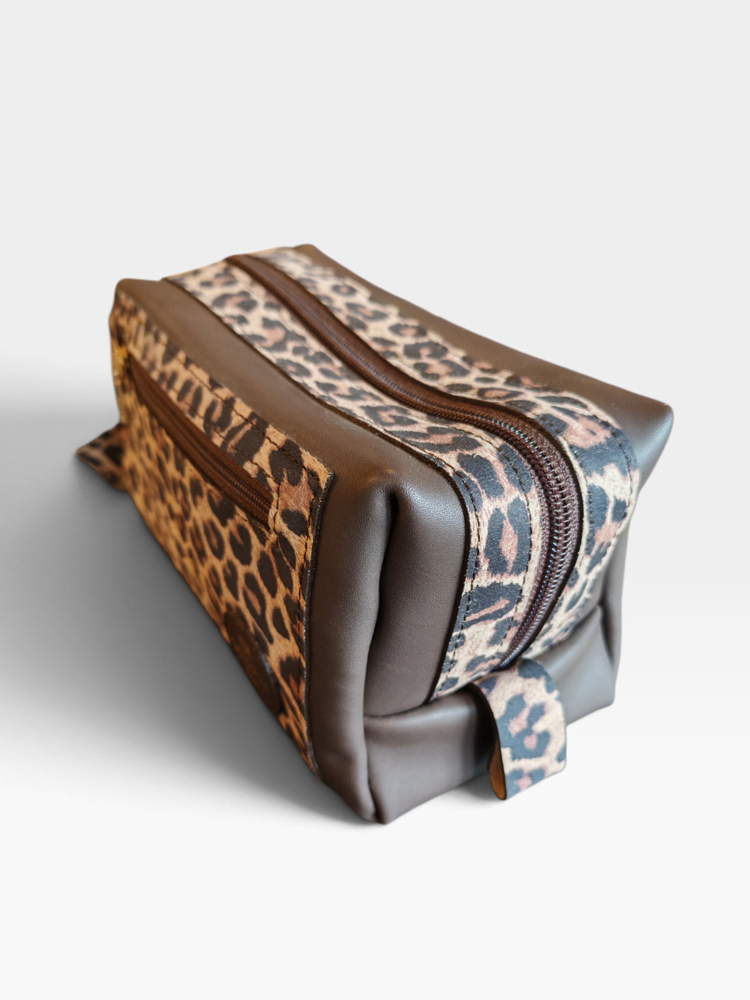 Trousse de toilette en cuir