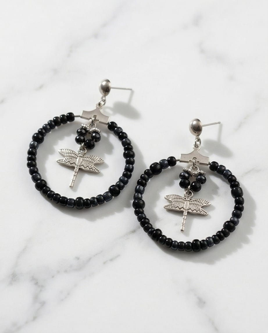 Kelebek Tasarımlı Boncuklu Halka Küpe